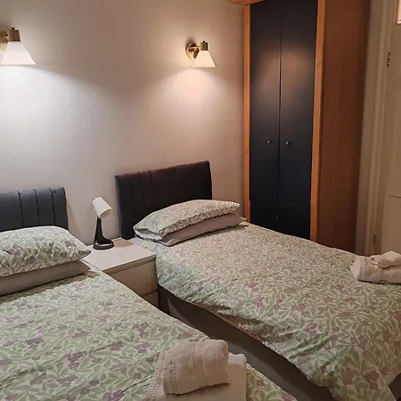 Two Bedroom Apartment In Queensway, London W2, Exterior photo