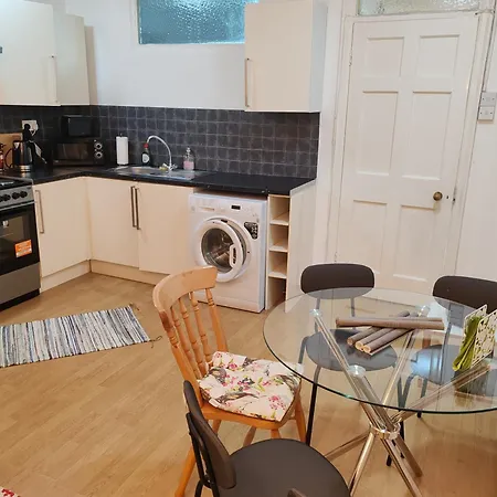 Two Bedroom Apartment In Queensway, London W2, Exterior photo