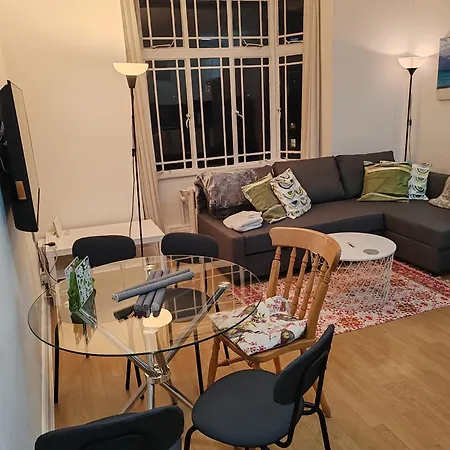 Two Bedroom Apartment In Queensway, London W2, Exterior photo